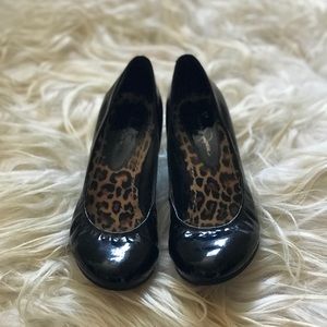 Jessica Simpson classic wedges